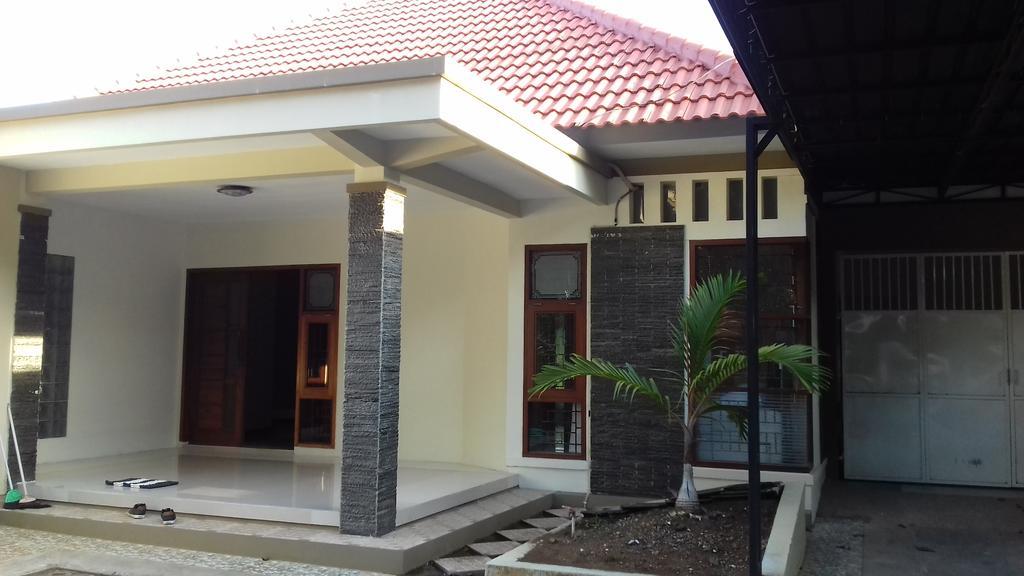 Dannu'S Homestay & Ijen, Bromo, Meru Betiri Sukomade Tours 外南梦 外观 照片