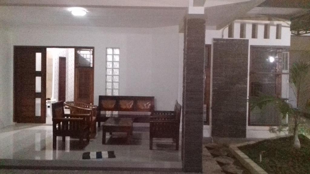 Dannu'S Homestay & Ijen, Bromo, Meru Betiri Sukomade Tours 外南梦 外观 照片