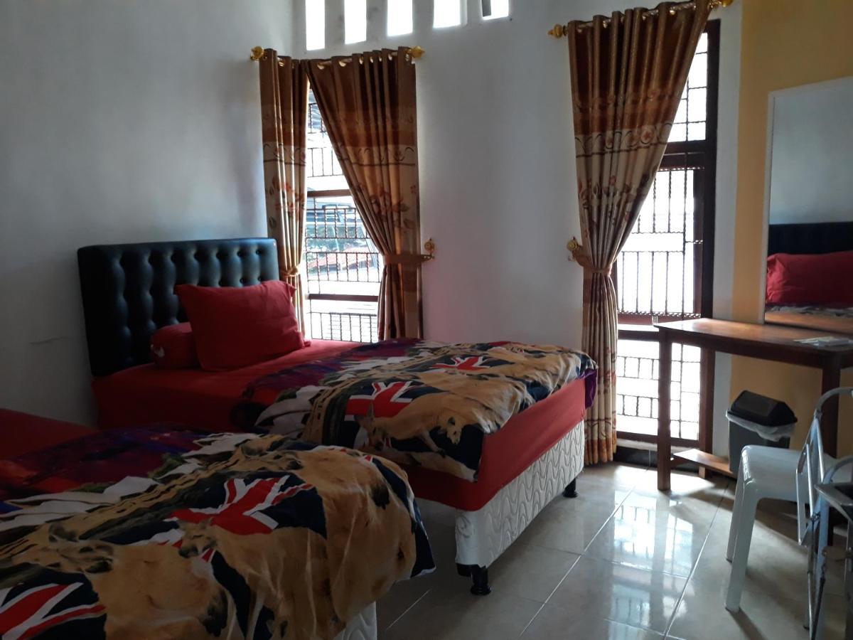 Dannu'S Homestay & Ijen, Bromo, Meru Betiri Sukomade Tours 外南梦 外观 照片